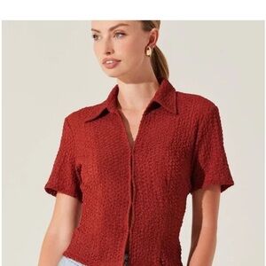 ASTR The Label Puckered Short Sleeve Top In Rust Small